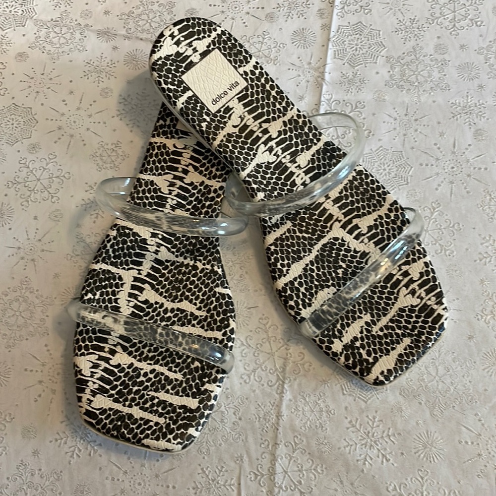 🆕 Dolce Vita Black and White Sandals